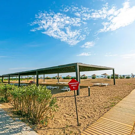 Вилла Paradise Town Daisy *